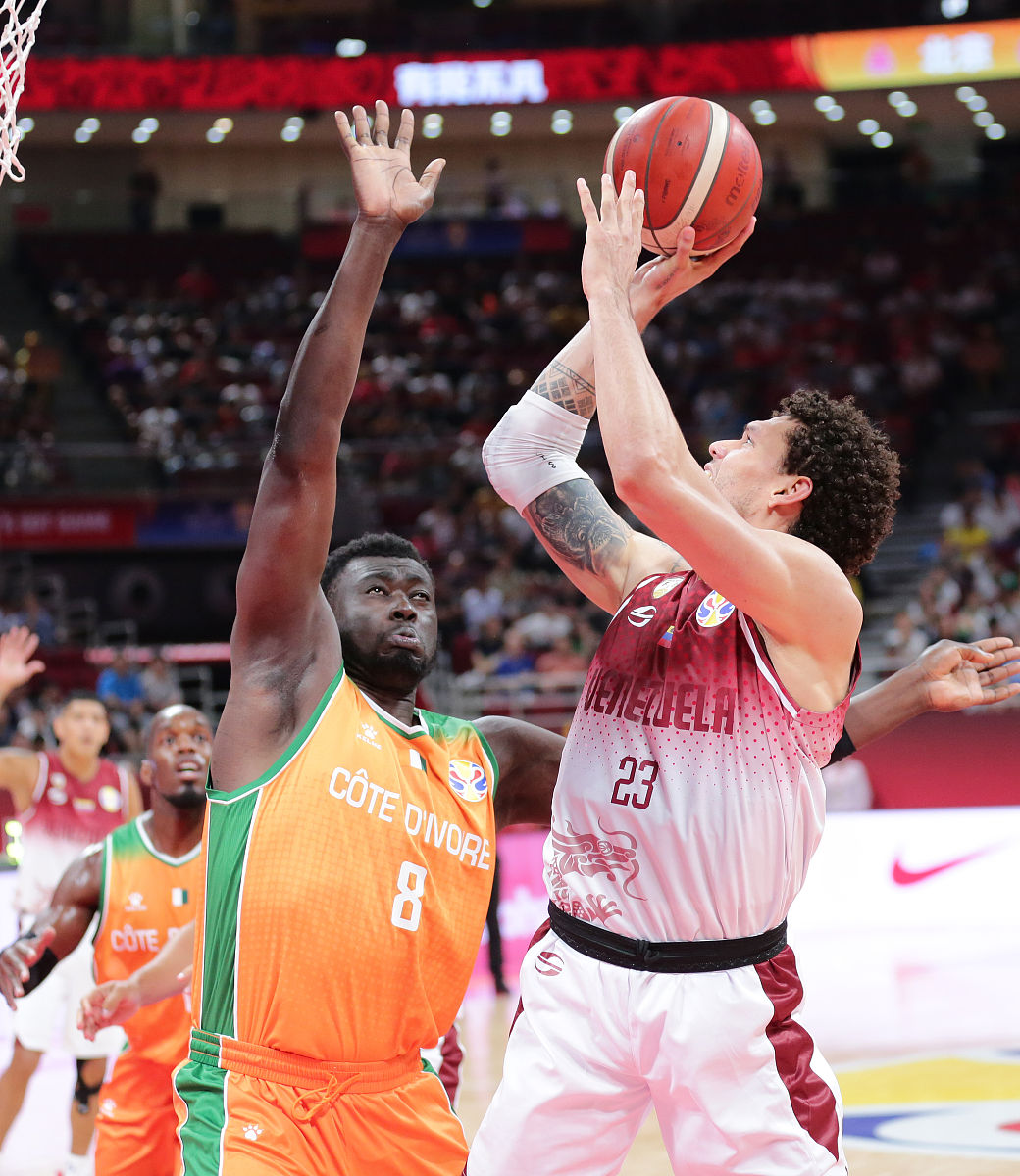 窗口期NBA常规赛传出新动向，波尔图队长鼓劲，管理层表态——话题不断，更衣室氛围转暖(nba什么时候改成48分钟)